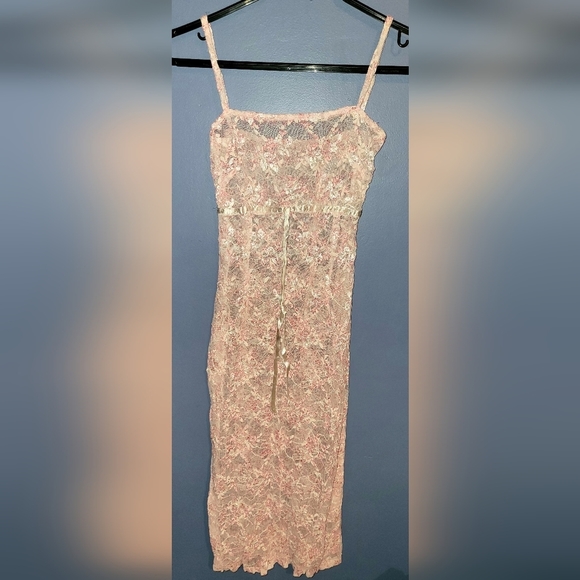 Dresses & Skirts - sheer stretch pink dress